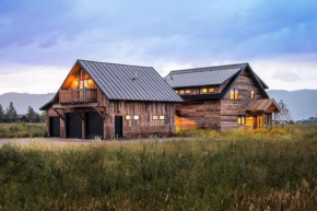 Beautiful 5 BR Wild Mustang Home in Victor, ID